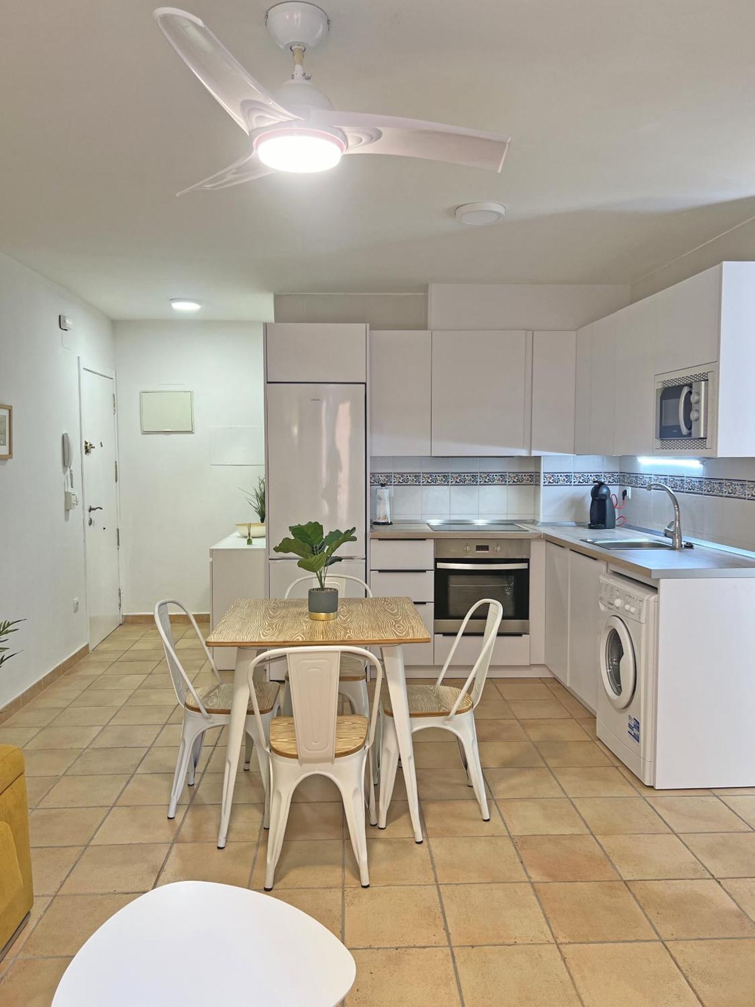 Puro Centro. 500M Del Mar. A/C Apartment Alicante Luaran gambar