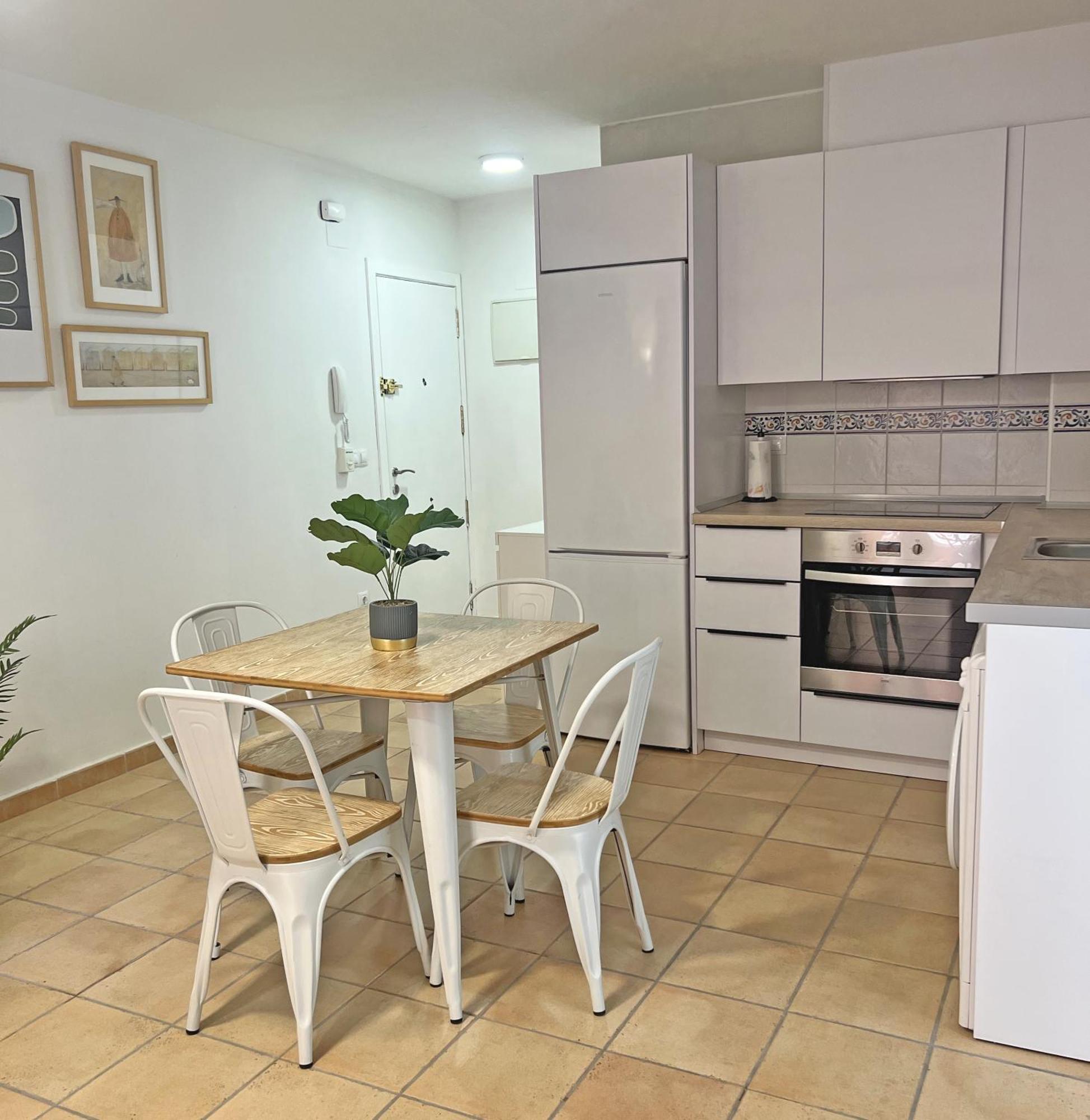 Puro Centro. 500M Del Mar. A/C Apartment Alicante Luaran gambar